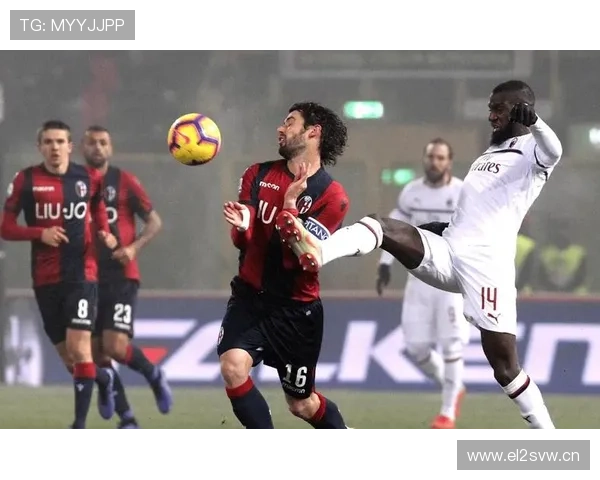 AC米兰中场与边路脱节,控制力不足问题逐步反映在比赛表现中