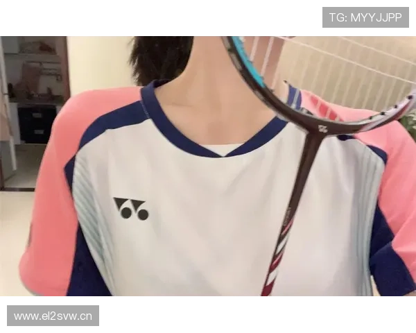 余依婷家里光是包包都能开专柜了吧？谁还敢说她只会打球？